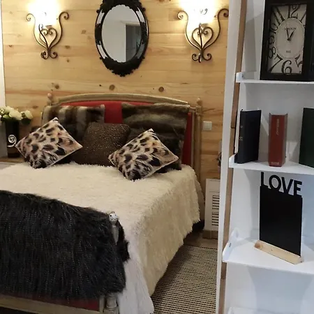 Logis L'estelvin D'hotes 3* قرقشونه