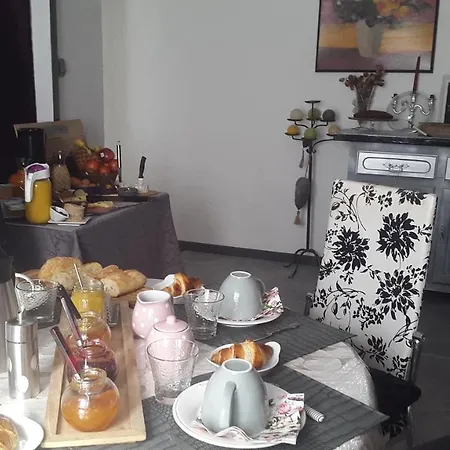 Logis L'estelvin D'hôtes Couette-café